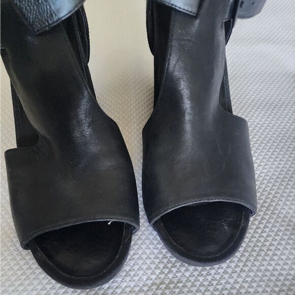 TSUBO wedges shoes leather - Picture 10 of 13